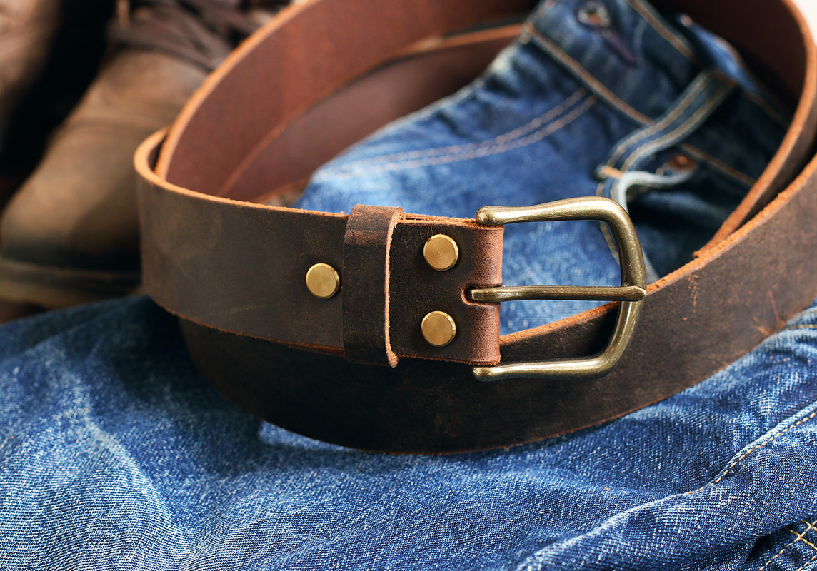 Leather belt with antique brass buckle - brown Crazy Horse